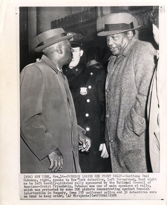 PAUL ROBESON AND POLITICS (1947-56) Set of 3 photos - Image 4