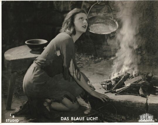 BLAUE LICHT, DAS [BLUE LIGHT, THE] (1932; 1937 reissue) - 1