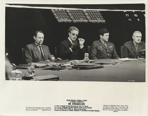 DR. STRANGELOVE WITH PETER SELLERS AND CAST IN WAR ROOM (1963)