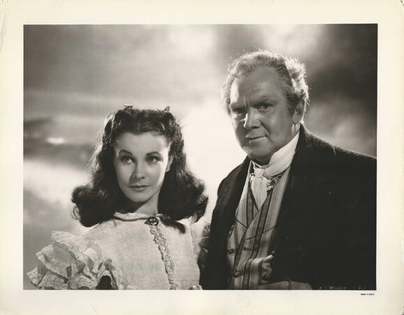 GONE WITH THE WIND 9 VIVIEN LEIGH AS SCARLETT O’HARA AND THOMAS MITCHELL AS GERALD O’HARA AT TARA