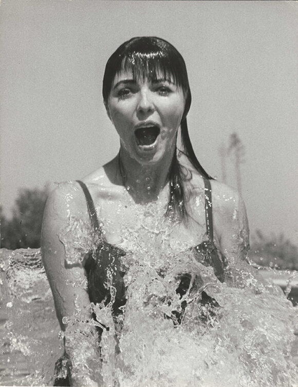 JOAN COLLINS IS ALL WET (C. 1955)