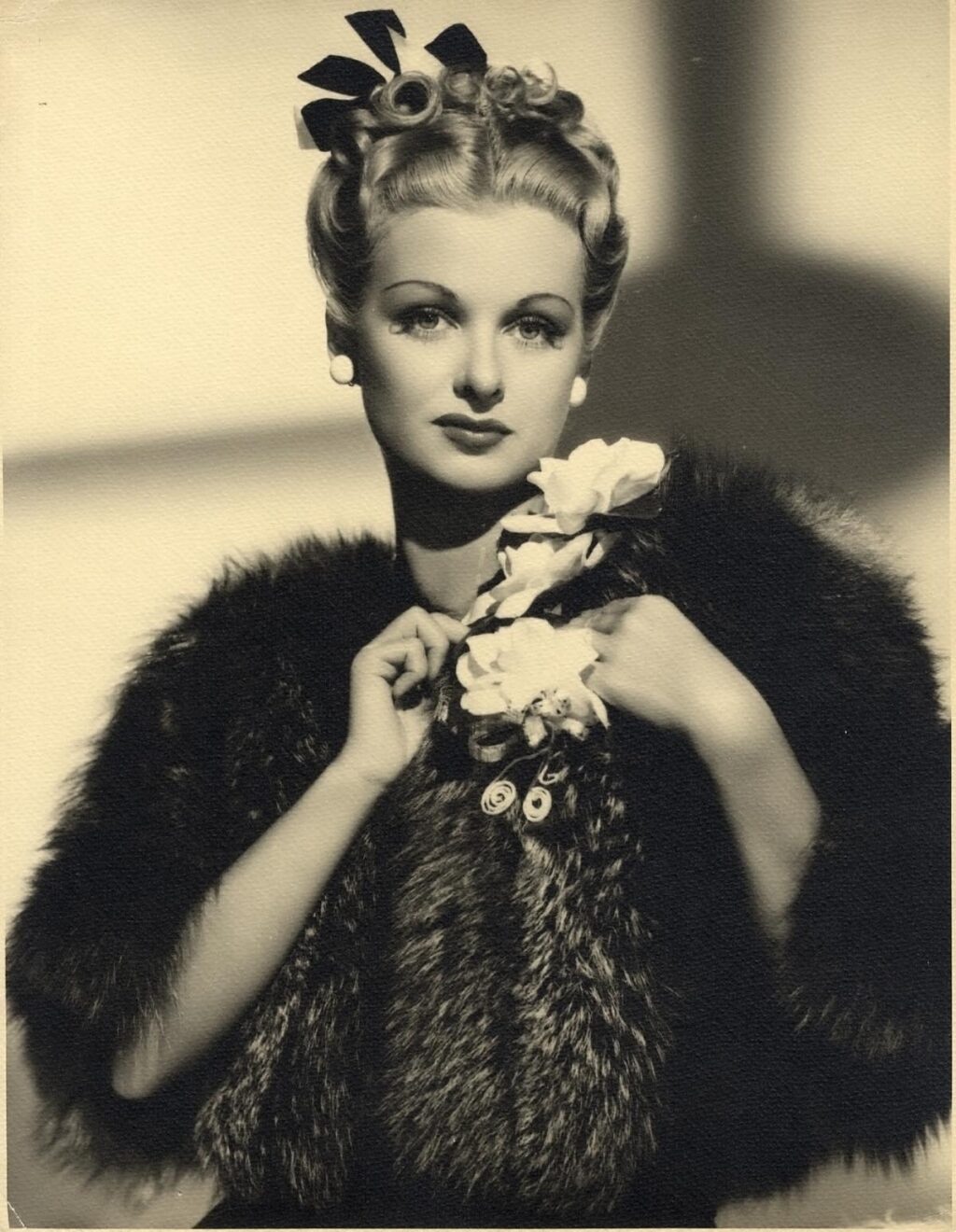 JOAN BENNETT (ca. 1938)