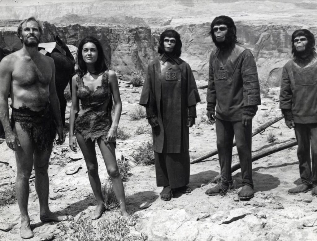 PLANET OF THE APES [LA PLANÈTE DES SINGES] (1968) Set of 7 French photos