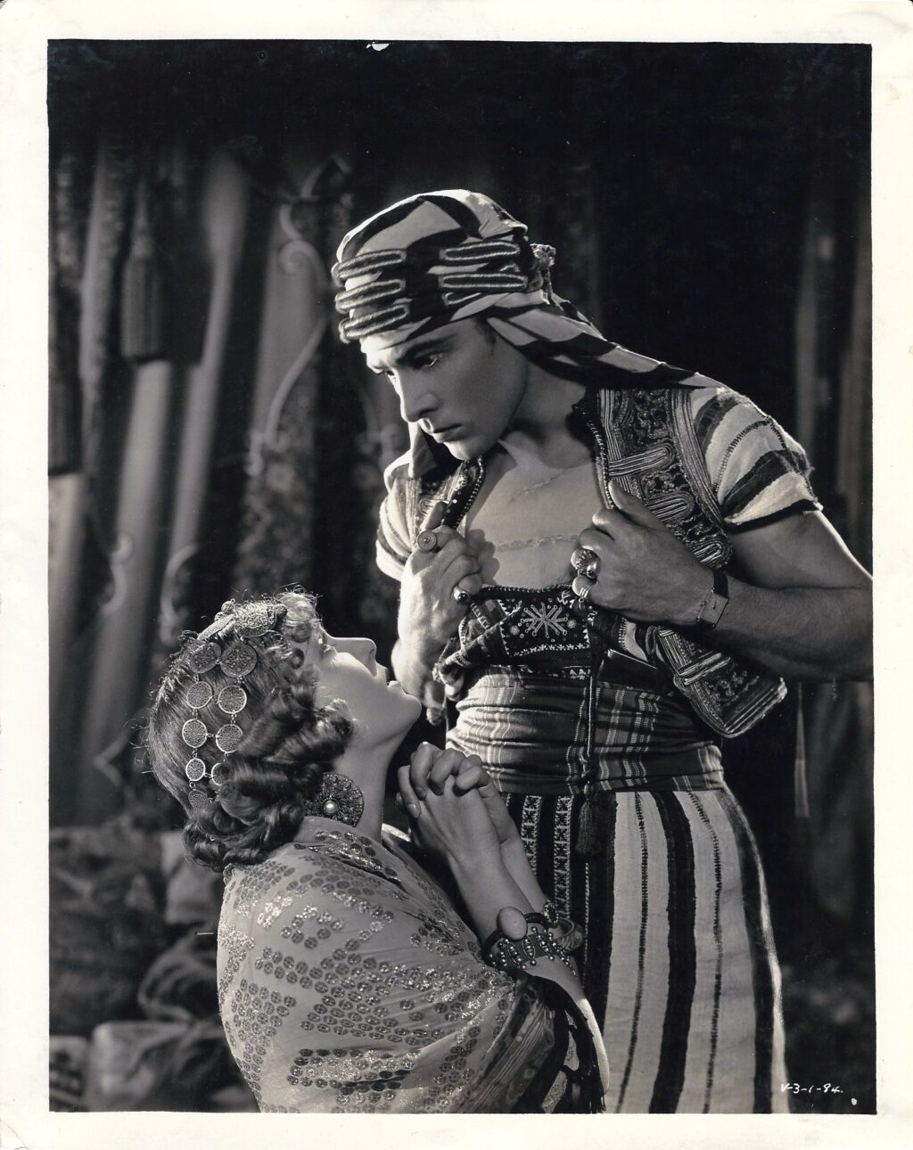 RUDOLPH VALENTINO | SON OF THE SHEIK (1926) Photo with Vilma Bánky