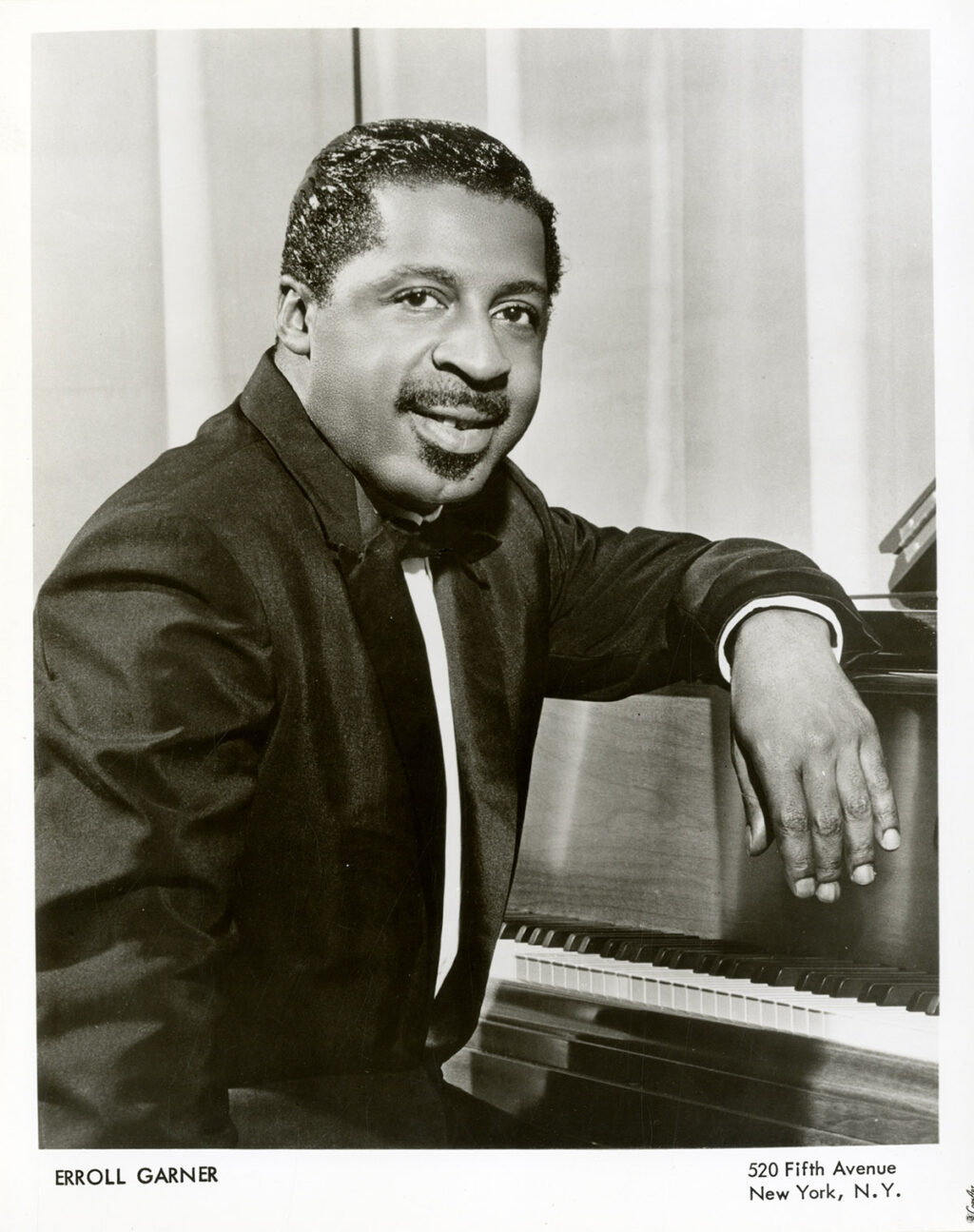 ERROLL GARNER (ca. 1960s) Collection of 11 photos - Image 4