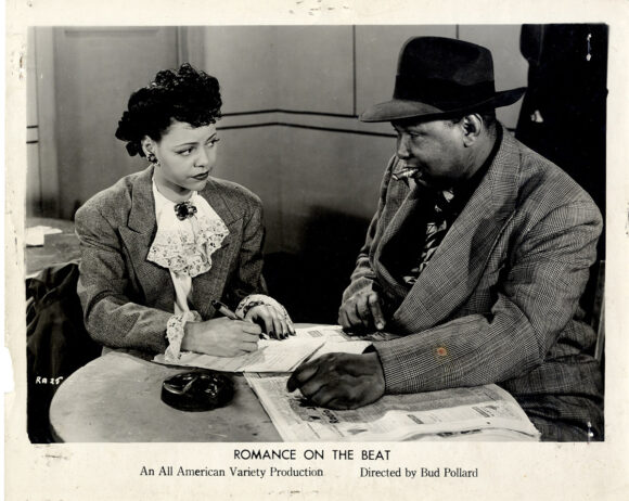 ROMANCE ON THE BEAT (1945) Set of 4 photos (3)