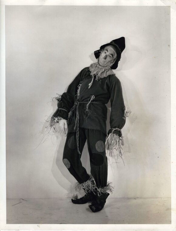 WIZARD OF OZ, THE (1939) Rare oversize exclusive of Ray Bolger as the Scarecrow