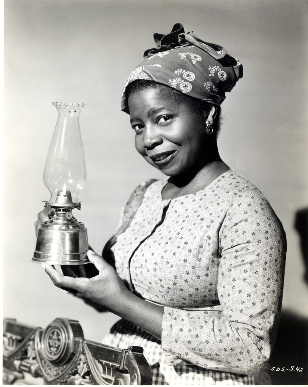 BUTTERFLY MCQUEEN / DUEL IN THE SUN (1946) Set of 2 photos