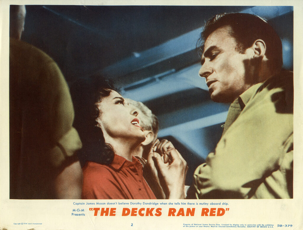 DECKS RAN RED, THE (1958) Set of 8 lobby cards - Image 2