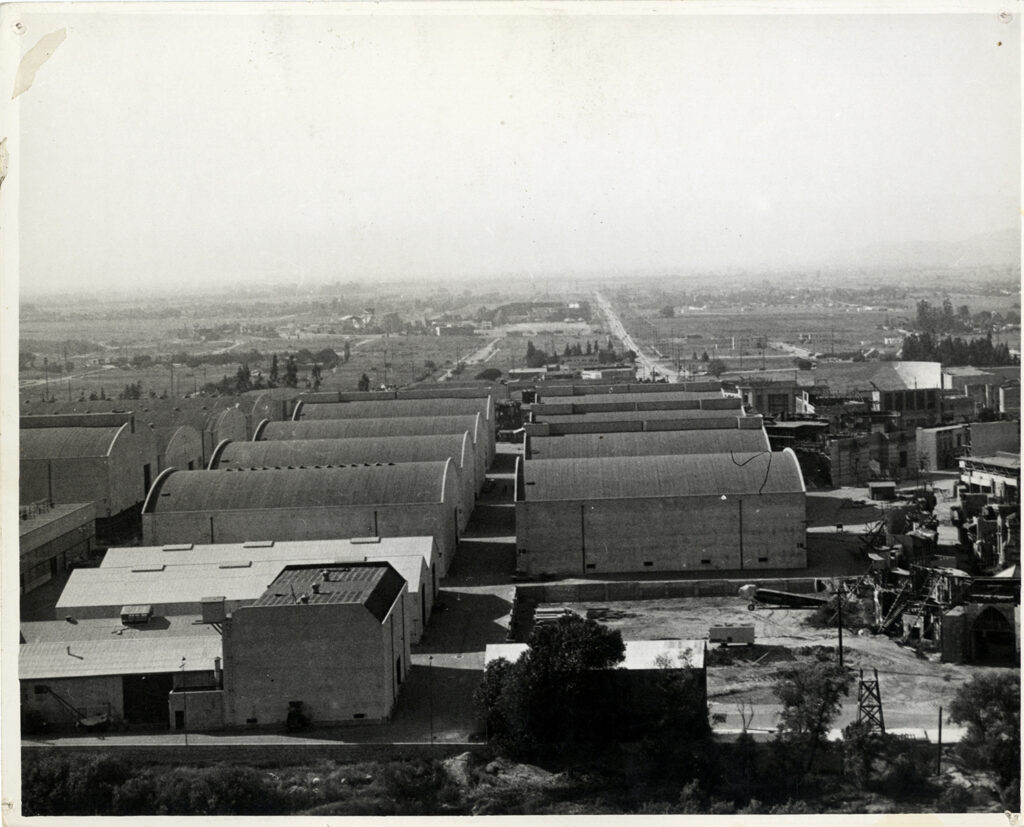 Collection of 6 photos documenting the Hollywood studios (ca. mid-1930s) - Image 8