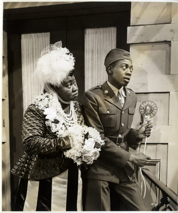 HATTIE MCDANIEL, WILLIE BEST / THANK YOUR LUCKY STARS (1943) Photo