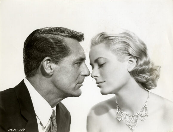 TO CATCH A THIEF (1955) Photo of Cary Grant, Grace Kelly