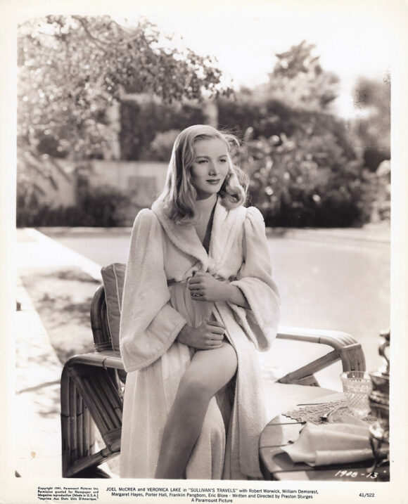 SULLIVAN'S TRAVELS (1941) Photo | Veronica Lake at poolside #1908-13