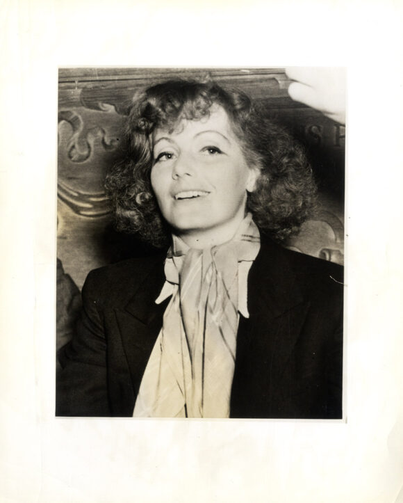 GRETA GARBO (1938) Rare candid photo