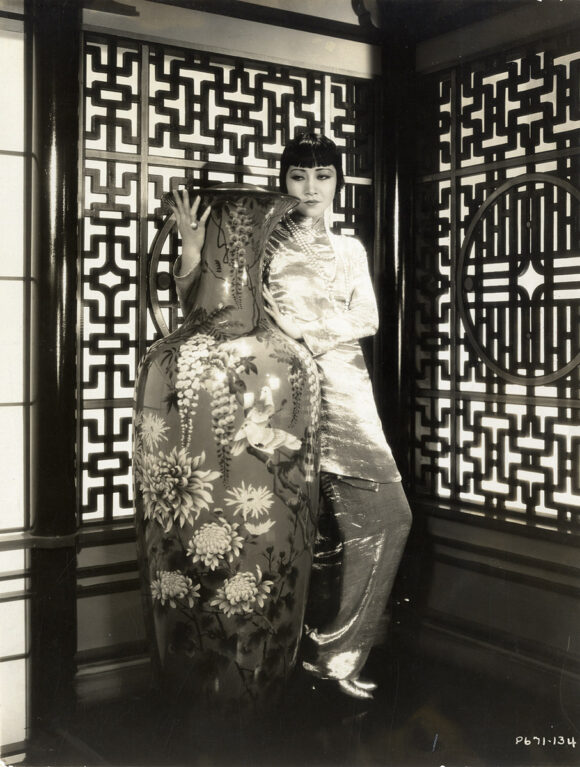 ANNA MAY WONG (ca. 1932) Glamour portrait