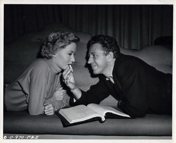 NICHOLAS RAY, GLORIA GRAHAME | IN A LONELY PLACE (1950) Set of 2 BTS photos