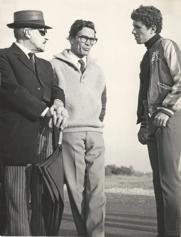 PIER PAOLO PASOLINI DIRECTING | THE HAWKS AND THE SPARROWS (1966) Italian BTS photo