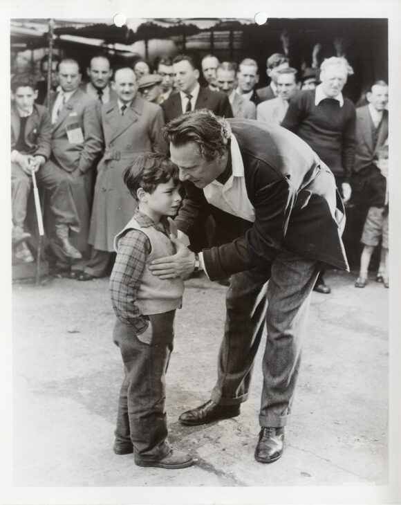 CAROL REED DIRECTS | A KID FOR TWO FARTHINGS (1955) Set of 4 UK photos