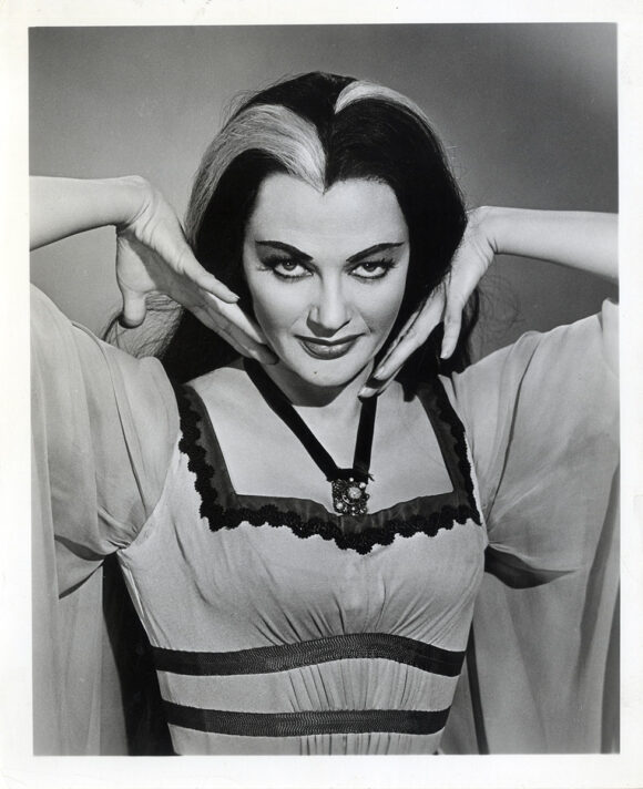 YVONNE DE CARLO AS LILY MUNSTER (1964) Photo