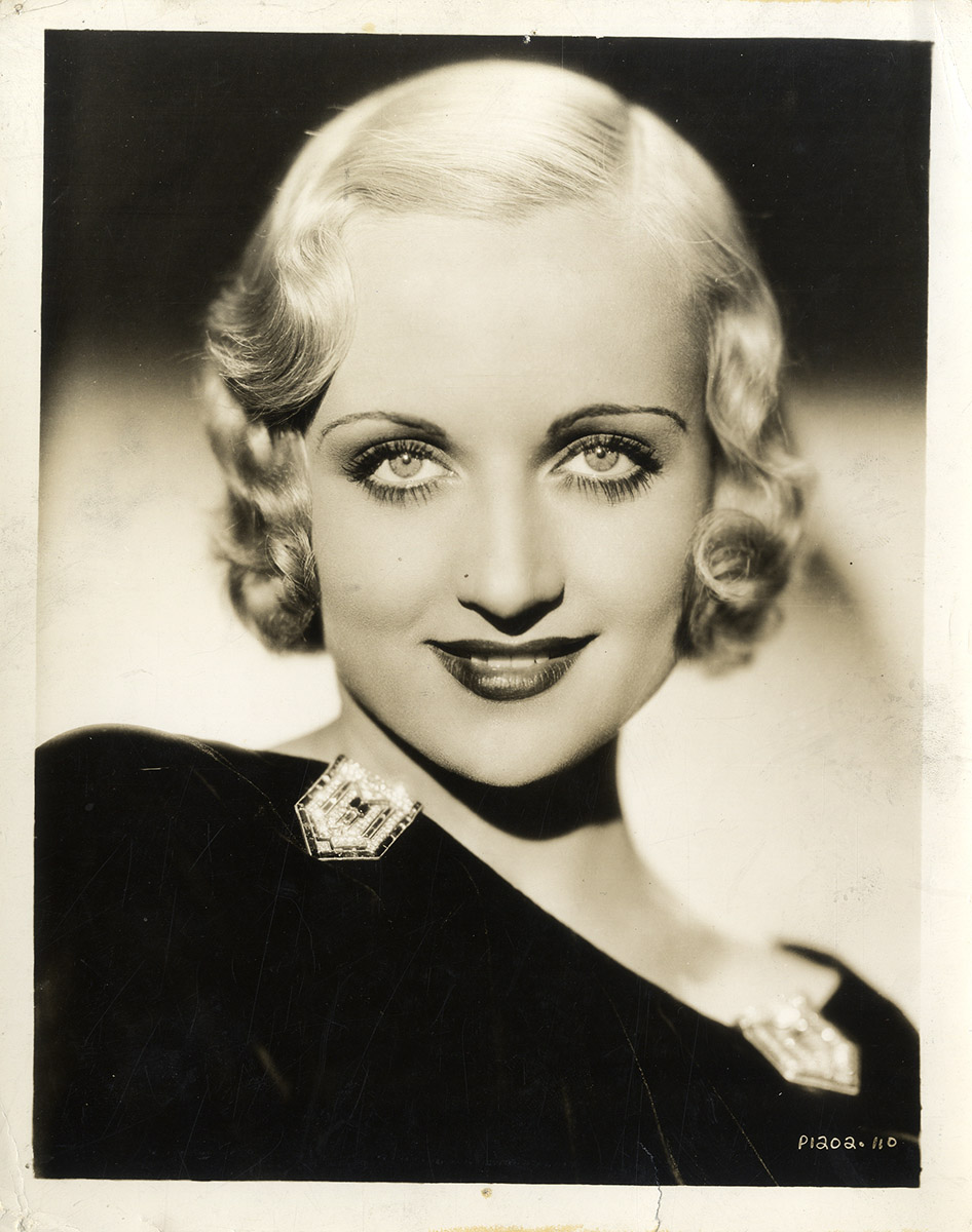 CAROLE LOMBARD WEARS DIAMOND CLIPS (1933) Studio publicity portrait ...