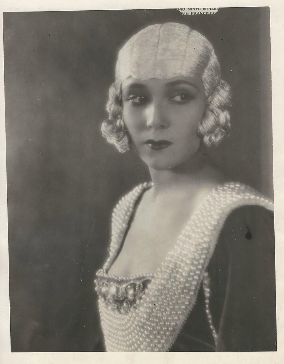 DOLORES DEL R O IN WHITE WIG 1928 Photo WalterFilm