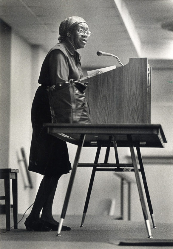 GWENDOLYN BROOKS (1950, 1984) Set of 2 photos - Image 3