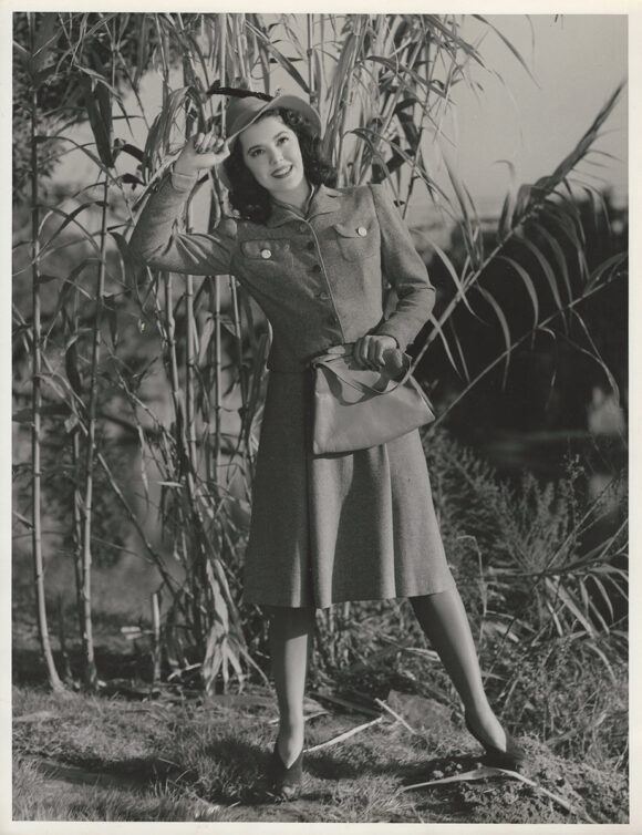 ANN RUTHERFORD POSES IN SUIT BY DOLLY TREE [1940] Oversized photo by László Willinger