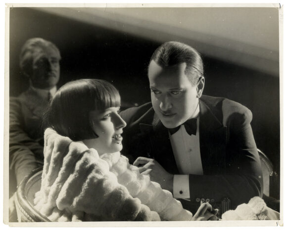 LOUISE BROOKS | PRIX DE BEAUTÉ [1930] Oversized French portrait