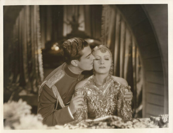 GRETA GARBO, RAMON NOVARRO ARE ROMANTIC | MATA HARI (1931) Oversized portrait