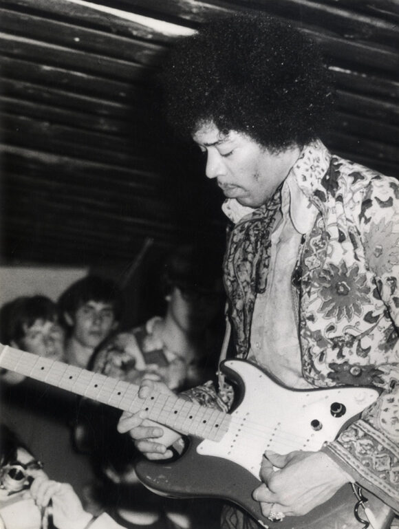 JIMI HENDRIX ON STAGE [ca. 1969] Set of 4 German photos - Image 4