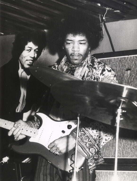 JIMI HENDRIX ON STAGE [ca. 1969] Set of 4 German photos - Image 5