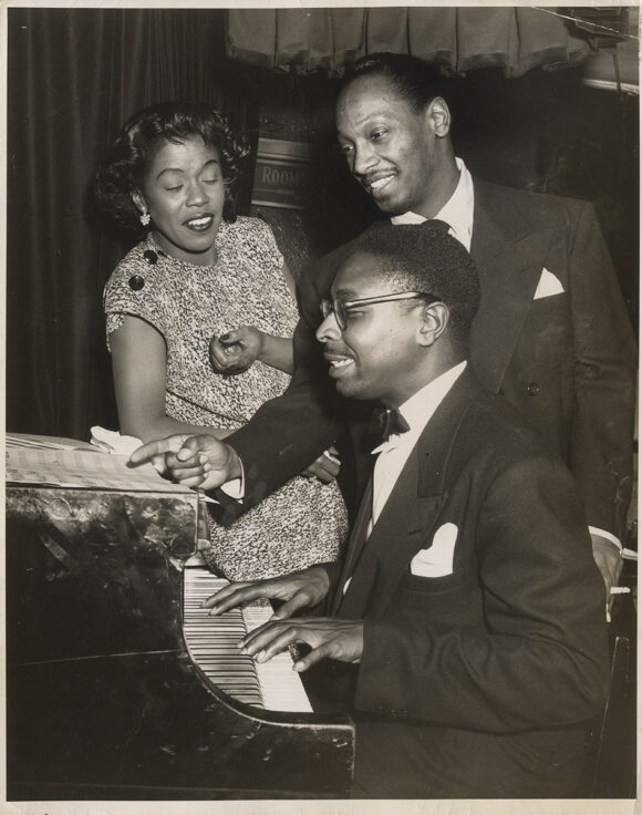 SARAH VAUGHAN (ca. 1950s) Photo archive - Image 3